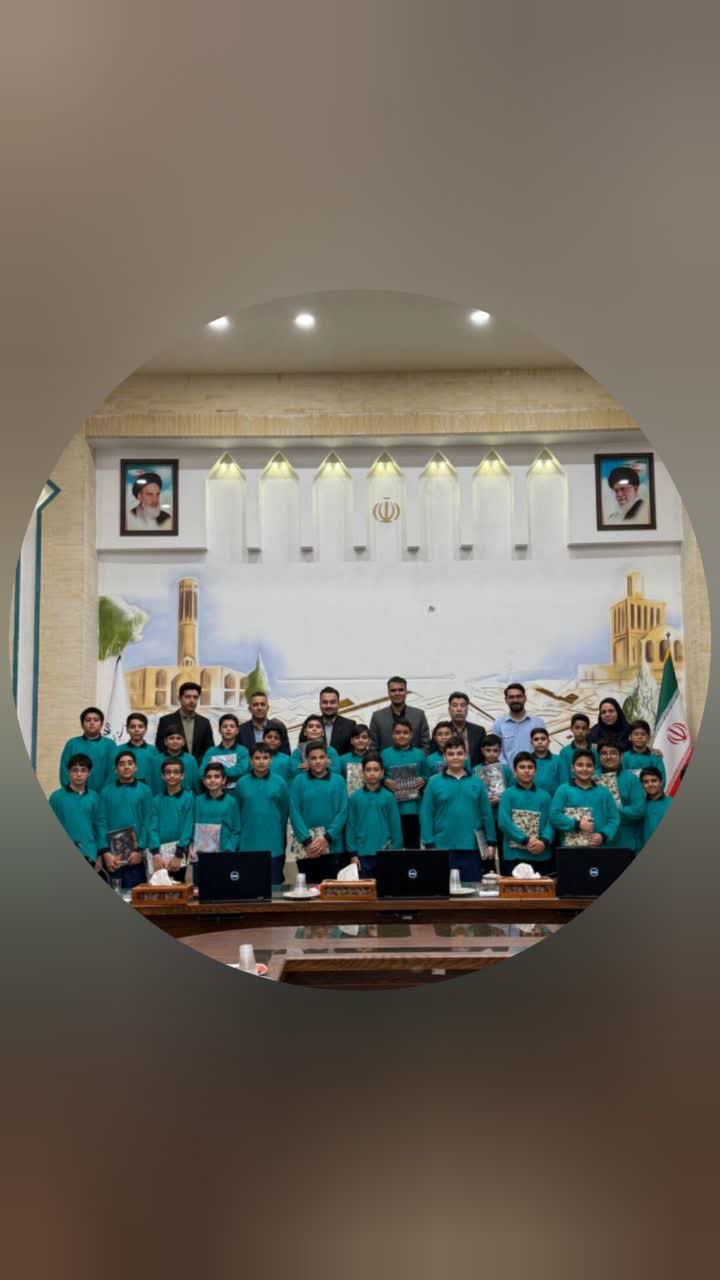 بازدید دانش آموزان از سازمان مدیریت و برنامه ریزی یزد