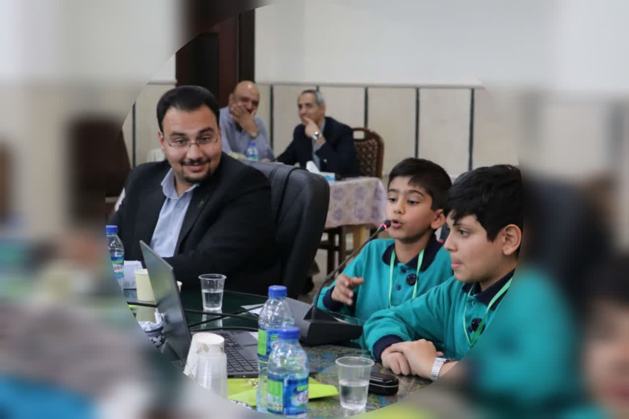 حضور اعضای شورای دانش آموزی دبستان در گردهمایی اعضای شورا ویژه دبستان ها در مجتمع آموزشی حضرت جوادالائمه
